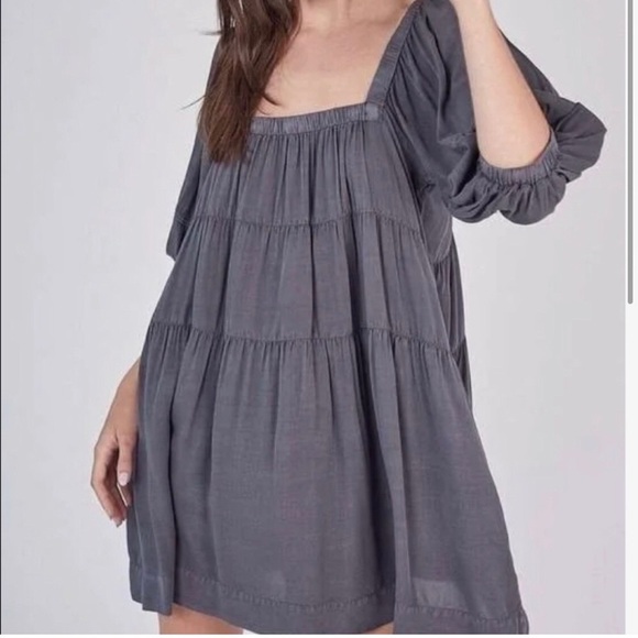 Mustard Seed Dresses & Skirts - Mustard Seed Women’s L Charcoal Gray Chambray Puffed Sleeve Tiered Pocket Dress